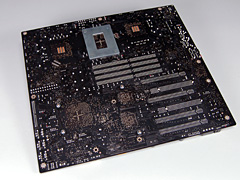 画像ギャラリー No.016のサムネイル画像 / ゲーマー向けデュアルGPU＆SLIソリューション「Skulltrail」の可能性を探る