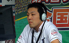 画像ギャラリー No.013のサムネイル画像 / 優勝者は始球式のマウンドに！ 「プロ野球 ファミスタ オンライン 2010」全国トーナメント決勝戦が西武ドームで開催