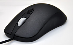 画像ギャラリー No.016のサムネイル画像 / SteelSeriesの偉い人，Kim Rom氏に聞く新型マウス「Xai」「Kinzu」――キーワードは「パーソナライゼーション」