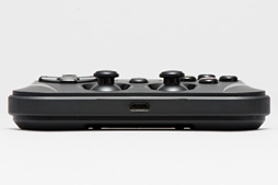 画像ギャラリー No.012のサムネイル画像 / iPhone＆iPad専用のワイヤレスゲームパッド「SteelSeries Stratus」レビュー。これはデキがいい
