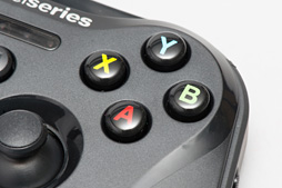 画像ギャラリー No.019のサムネイル画像 / iPhone＆iPad専用のワイヤレスゲームパッド「SteelSeries Stratus」レビュー。これはデキがいい