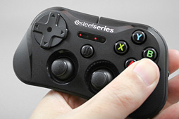 画像ギャラリー No.027のサムネイル画像 / iPhone＆iPad専用のワイヤレスゲームパッド「SteelSeries Stratus」レビュー。これはデキがいい