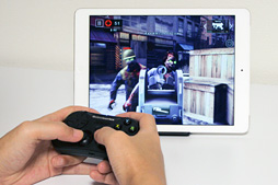 画像ギャラリー No.029のサムネイル画像 / iPhone＆iPad専用のワイヤレスゲームパッド「SteelSeries Stratus」レビュー。これはデキがいい