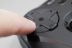 画像ギャラリー No.030のサムネイル画像 / iPhone＆iPad専用のワイヤレスゲームパッド「SteelSeries Stratus」レビュー。これはデキがいい