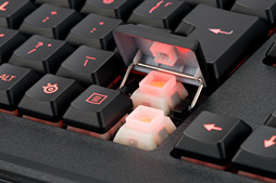 画像ギャラリー No.018のサムネイル画像 / SteelSeries製キーボード「Apex M800」レビュー。独自のメカニカルキースイッチ「QS1」は，ゲームプレイに何をもたらすか