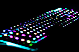 画像ギャラリー No.041のサムネイル画像 / SteelSeries製キーボード「Apex M800」レビュー。独自のメカニカルキースイッチ「QS1」は，ゲームプレイに何をもたらすか