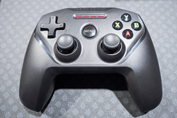 画像ギャラリー No.002のサムネイル画像 / HW短評：SteelSeries「Nimbus」（1）iOS向け新型ゲームパッドのハードウェアを概観してみた