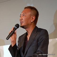 画像ギャラリー No.025のサムネイル画像 / 名越稔洋氏，Zeebraさんが登場した「CR龍が如く 見参！」プレス発表会をレポート。同製品にはZeebraさんの新曲「Money In My Pocket」も収録