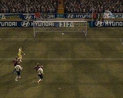 画像ギャラリー No.012のサムネイル画像 / アジア戦略としてのオンライン版。「EA SPORTS FIFA Online 2」を開発する，EAシンガポールのプロデューサーに話を聞いた