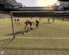 画像ギャラリー No.019のサムネイル画像 / アジア戦略としてのオンライン版。「EA SPORTS FIFA Online 2」を開発する，EAシンガポールのプロデューサーに話を聞いた