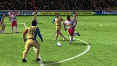 画像ギャラリー No.015のサムネイル画像 / 連載「PCゲームを持ち出そう！」。第17回はサッカーゲーム「FIFA 08」のPSP版を紹介