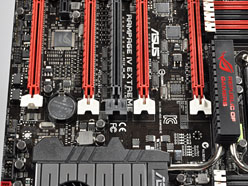 画像ギャラリー No.014のサムネイル画像 / 「Sandy Bridge-E」はまもなく登場？ ゲーマー向けX79マザーボード「Rampage IV Extreme」を写真で見る