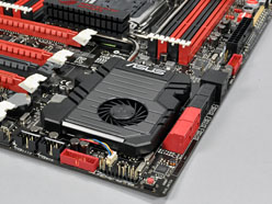 画像ギャラリー No.017のサムネイル画像 / 「Sandy Bridge-E」はまもなく登場？ ゲーマー向けX79マザーボード「Rampage IV Extreme」を写真で見る