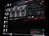 画像ギャラリー No.011のサムネイル画像 / 「ASUSならDIMM 8枚差しでも大丈夫」。ASUS，X79マザーボードの品質と機能をアピール