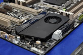 画像ギャラリー No.026のサムネイル画像 / 「ASUSならDIMM 8枚差しでも大丈夫」。ASUS，X79マザーボードの品質と機能をアピール