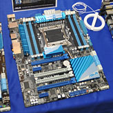 画像ギャラリー No.035のサムネイル画像 / 「ASUSならDIMM 8枚差しでも大丈夫」。ASUS，X79マザーボードの品質と機能をアピール
