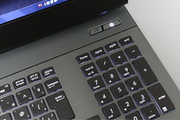 画像ギャラリー No.008のサムネイル画像 / ASUS製ノートPC「G75VW」レビュー。Kepler＋Ivy Bridge搭載，120Hz液晶採用のゲーマー向けモデル，その完成度は