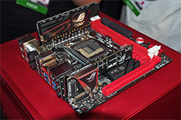画像ギャラリー No.018のサムネイル画像 / ［COMPUTEX］ゲーマー向けマザーボードのMini-ITXモデルや，液冷＋空冷のGPUなど，注目製品が目白押しの「R.O.G.」プレスカンファレンス詳報