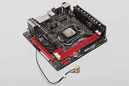 画像ギャラリー No.018のサムネイル画像 / 【PR】PCゲーマーのための「超小型ゲームPC」自作講座。カード長170mmのASUS製GTX 760カードなら，PCはここまで小さくできる