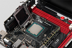 画像ギャラリー No.024のサムネイル画像 / 【PR】PCゲーマーのための「超小型ゲームPC」自作講座。カード長170mmのASUS製GTX 760カードなら，PCはここまで小さくできる