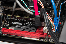 画像ギャラリー No.063のサムネイル画像 / 【PR】PCゲーマーのための「超小型ゲームPC」自作講座。カード長170mmのASUS製GTX 760カードなら，PCはここまで小さくできる