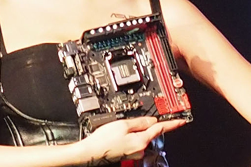 画像ギャラリー No.005のサムネイル画像 / ［COMPUTEX］ASUSのR.O.G.発表会速報。GTX 780搭載のスリムデスクトップPCやG-SYNCディスプレイ，マザーボード，マウスなどが登場