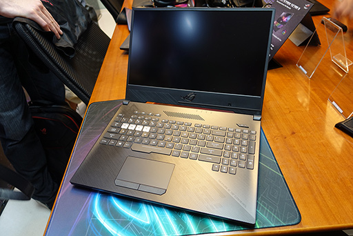 画像ギャラリー No.009のサムネイル画像 / ［COMPUTEX］ASUSから新型ノートPC登場。FPSゲーマー向け「SCAR II」とMOBAゲーマー向け「HERO II」の2製品