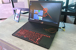 画像ギャラリー No.004のサムネイル画像 / ほとんど「バッテリー内蔵のディスプレイ一体型PC」？ ASUSが一風変わった“ゲーマー向けノート”を発表