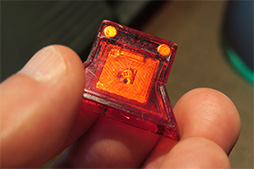 画像ギャラリー No.009のサムネイル画像 / ASUS，薄型ノートPCやゲーマー向けモバイルディスプレイなど新製品を多数発表。ゲームにも使える2画面ノートPCも注目だ