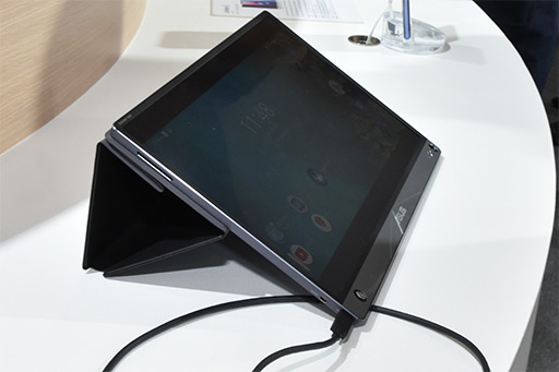 画像ギャラリー No.004のサムネイル画像 / 新型モバイルディスプレイからプロユースの「Mini LED×量子ドット」製品まで，COMPUTEXで見た変わり種液晶ディスプレイ総ざらえ