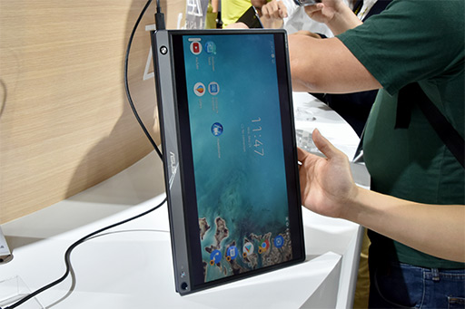 画像ギャラリー No.005のサムネイル画像 / 新型モバイルディスプレイからプロユースの「Mini LED×量子ドット」製品まで，COMPUTEXで見た変わり種液晶ディスプレイ総ざらえ