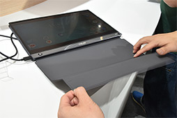 画像ギャラリー No.007のサムネイル画像 / 新型モバイルディスプレイからプロユースの「Mini LED×量子ドット」製品まで，COMPUTEXで見た変わり種液晶ディスプレイ総ざらえ