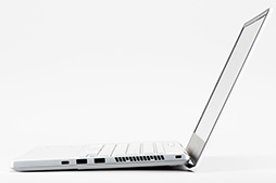 画像ギャラリー No.008のサムネイル画像 / ASUS「ROG Zephyrus G14」テストレポート。1.7kg未満で毎日持ち運べるゲームノートPCは，本当にゲームを楽しめる実力があるのか？