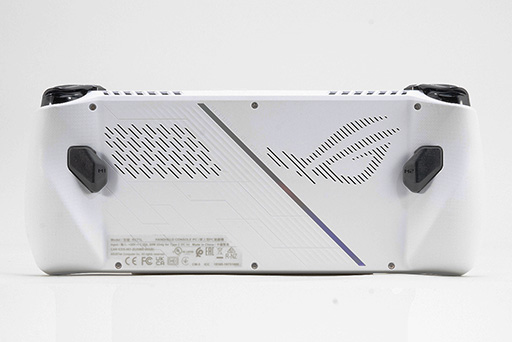 画像ギャラリー No.024のサムネイル画像 / 「ROG ALLY」の実機をチェック。携帯型ゲームPC市場に殴り込んだASUSの隠し球の実力は？