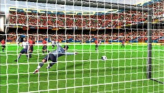 画像ギャラリー No.009のサムネイル画像 / 連載「PCゲームを持ち出そう！」。第53回はサッカーゲーム「UEFA EURO 2008」のPSP版を紹介