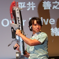 画像ギャラリー No.008のサムネイル画像 / 人気お笑い芸人6人が激突！「Gears of War 2」発売記念イベントの模様をレポート