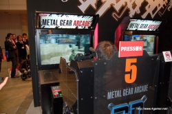 画像ギャラリー No.013のサムネイル画像 / 3D立体視対応筐体の「METAL GEAR ARCADE」，初音ミクが歌う「Project DIVA ARCADE」，「ラブプラス」プライズアイテムなどを見つけた，AOU2010 アミューズメント・エキスポレポート