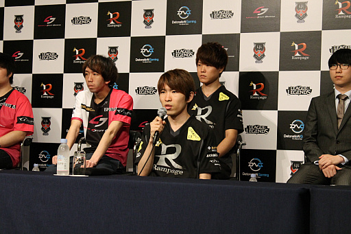 画像ギャラリー No.003のサムネイル画像 / 「League of Legends」，ライバル地域と対戦する「Rift Rivals」で勝利した日本代表優勝報告会をレポート。世界にその名を知らしめたLJL