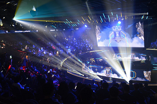 画像ギャラリー No.001のサムネイル画像 / 「リーグ・オブ・レジェンド」の世界大会「World Championship 2018」初日をレポート。逆転に次ぐ逆転で，DFMは惜しくも1勝1敗