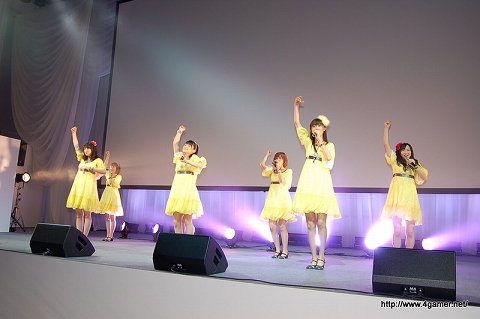 画像ギャラリー No.031のサムネイル画像 / “LEVEL5 VISION 2009”レポートその2：「イナズマイレブン2」に中田英寿さんが登場，Berryz工房のミニライブ，年間賞金総額2000万円のゲーム制作コンテストなど注目発表が目白押し