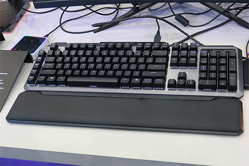 画像ギャラリー No.002のサムネイル画像 / Cooler Masterの片手用キーパッド「ControlPad」は，Cherry赤軸なのにアナログ入力ができる!?