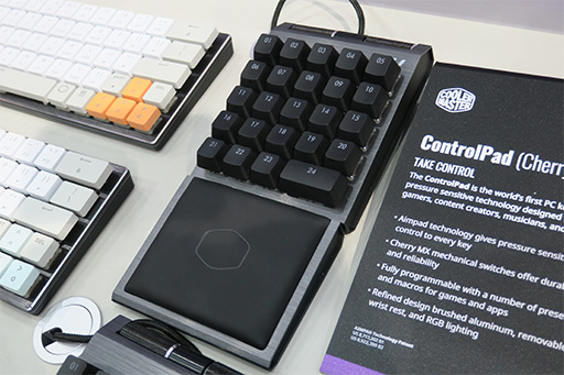 画像ギャラリー No.003のサムネイル画像 / Cooler Masterの片手用キーパッド「ControlPad」は，Cherry赤軸なのにアナログ入力ができる!?