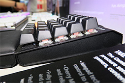 画像ギャラリー No.008のサムネイル画像 / Cooler Masterの片手用キーパッド「ControlPad」は，Cherry赤軸なのにアナログ入力ができる!?