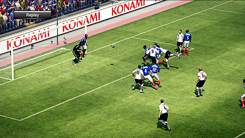 画像ギャラリー No.003のサムネイル画像 / 華麗なシュートを決めろ！　「Pro Evolution Soccer 2010」のデモ版を4GamerにUp
