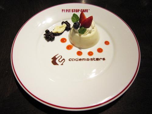 画像ギャラリー No.002のサムネイル画像 / 「F1 2010」，“F1 PIT STOP CAFE六本木”とのタイアップ企画実施