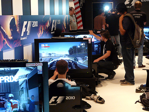 画像ギャラリー No.003のサムネイル画像 / ［Gamescom］Deep Silver，欧米でのリリースが迫るCodemastersのF1ゲーム「F1 2010」をプレイアブル展示。新プロモムービーを4Gamerに掲載