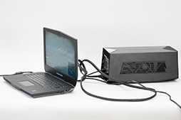 画像ギャラリー No.018のサムネイル画像 / ALIENWAREノートPC専用の外付けグラフィックスボックス「Graphics Amplifier」レビュー。“夢のデバイス”は本当に使えるのか？
