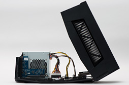 画像ギャラリー No.037のサムネイル画像 / ALIENWAREノートPC専用の外付けグラフィックスボックス「Graphics Amplifier」レビュー。“夢のデバイス”は本当に使えるのか？