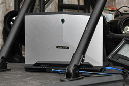 画像ギャラリー No.011のサムネイル画像 / ALIENWARE，エレクトロニックサウンドグループ「The Glitch Mob」とのコラボ成果をSXSWで生披露。自社内に設けた「Twitch配信ルーム」も公開