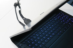 画像ギャラリー No.014のサムネイル画像 / 薄型ノートPC「ALIENWARE m15」はどんなゲーマー向け？ 「Aurora R8」は手動OCがメーカーサポート対象!? 製品担当者にいろいろ聞いてきた